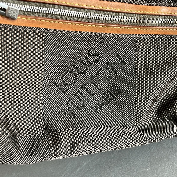 Louis Vuitton Archer Terre Damier Geant Belt Bag - Picture 5 of 13